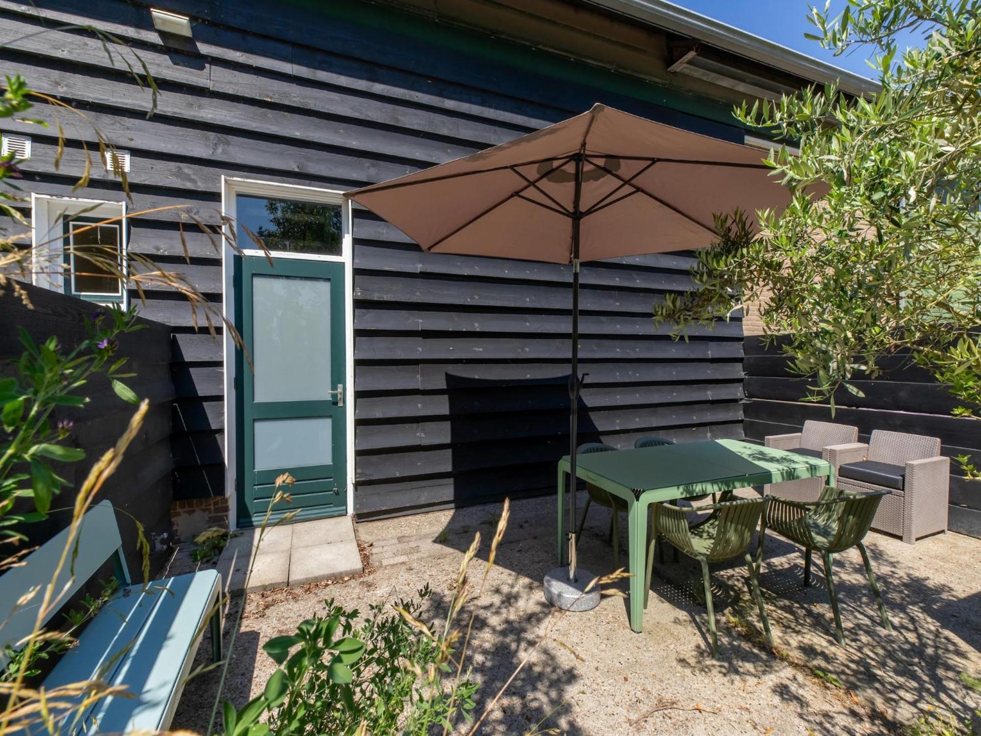 Superb Apartment Near The Beach In Vrouwenpolder Exterior foto